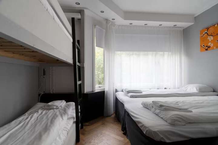 Room 218 of 865