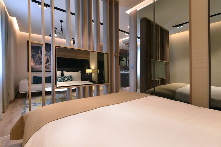 Room 10 of 62