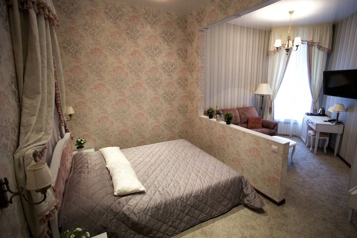 Room 12 of 38