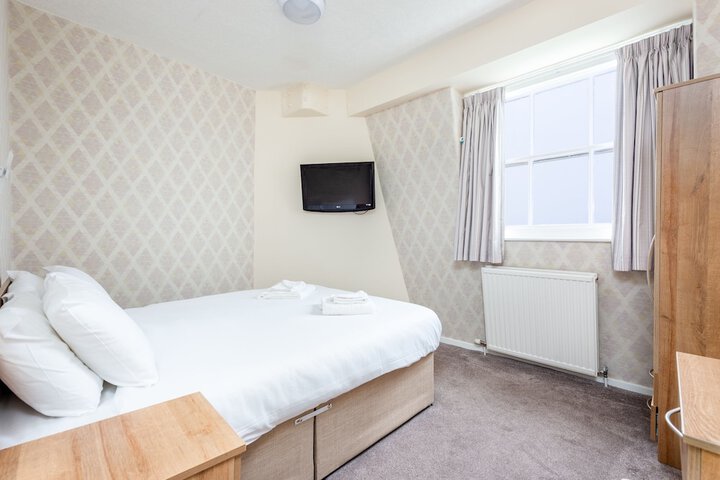 Room 30 of 95