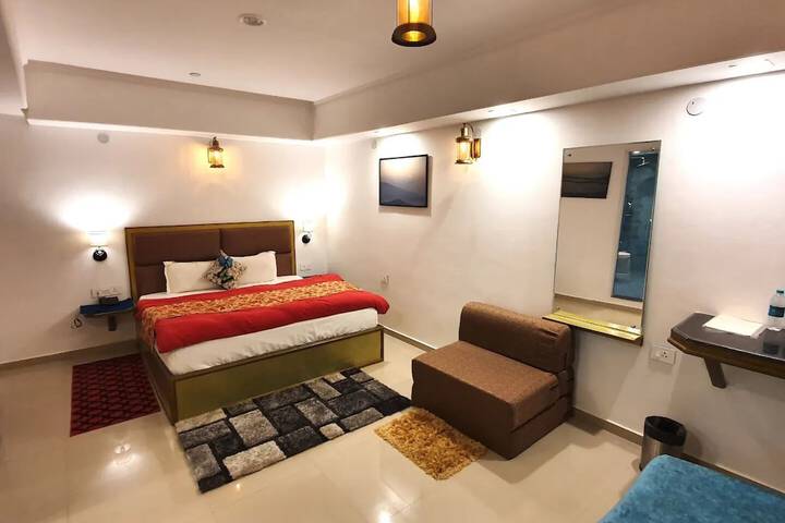 Room 13 of 61