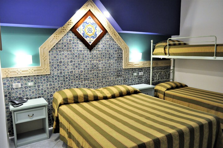 Room 13 of 40