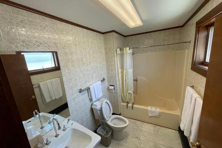 Room 19 of 42