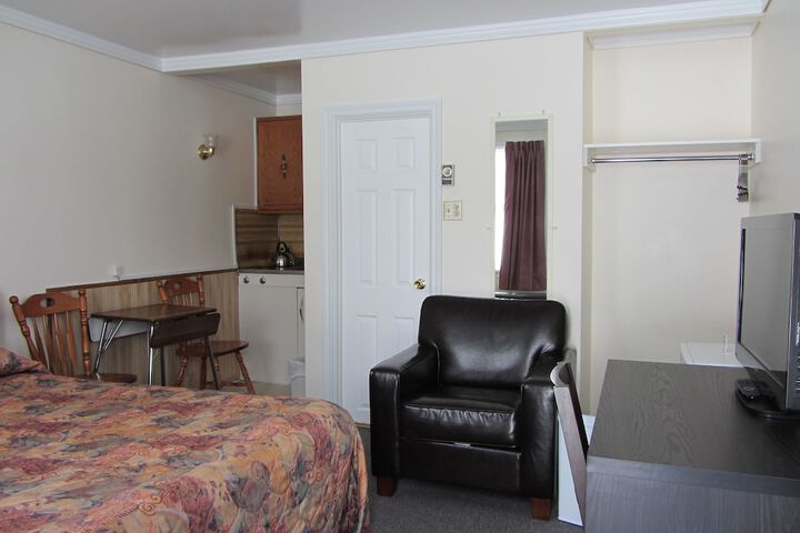 Room 16 of 33