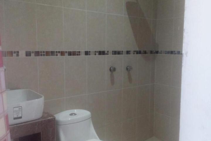 Room 10 of 14