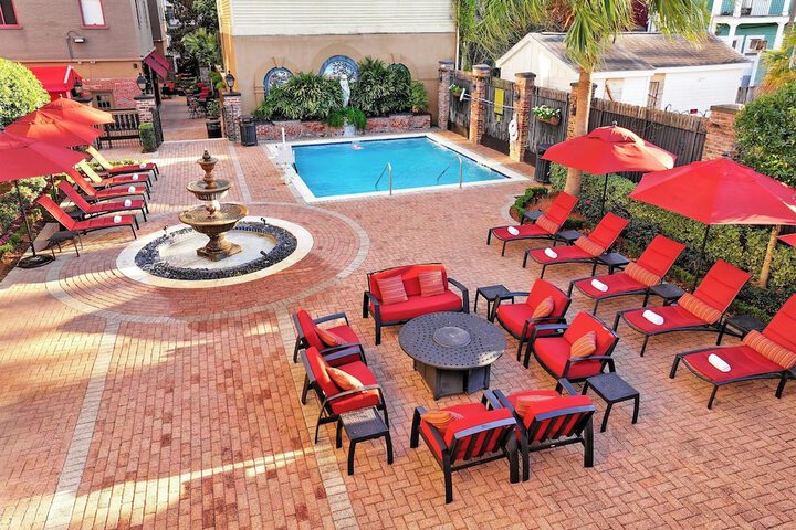Hotel Pool