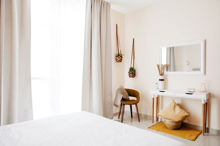 Room 3 of 35