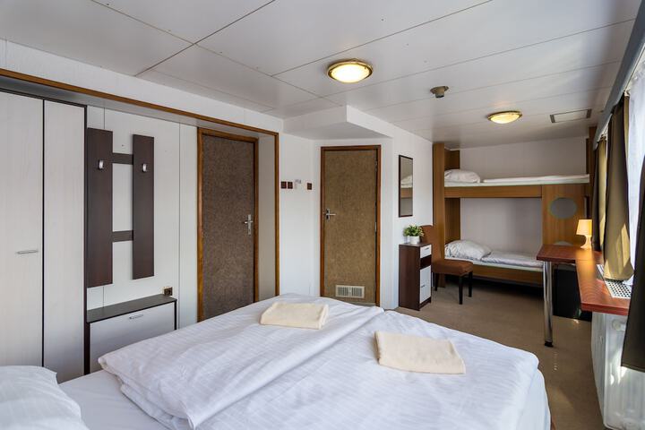 Room 16 of 50
