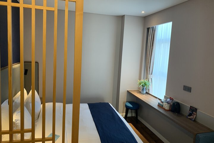 Room 10 of 67