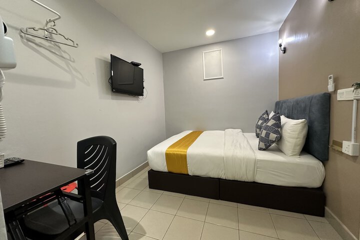 Room 43 of 80
