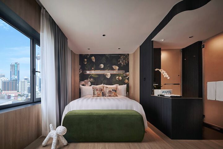 Room 18 of 74