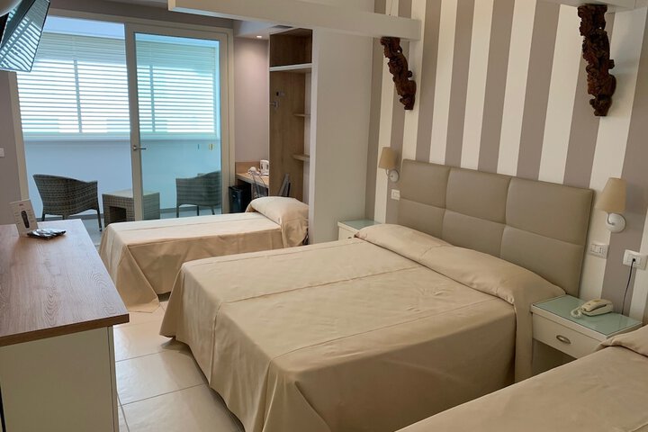Room 14 of 78