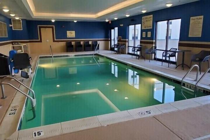 Pool Hotel