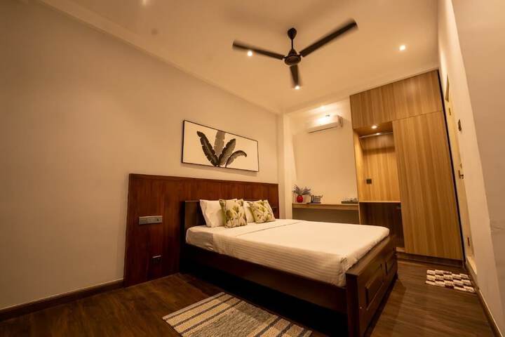 Room 10 of 38