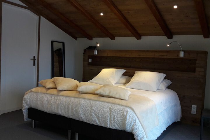 Room 3 of 51