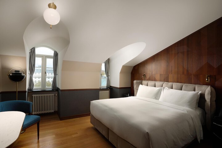 Room 48 of 132