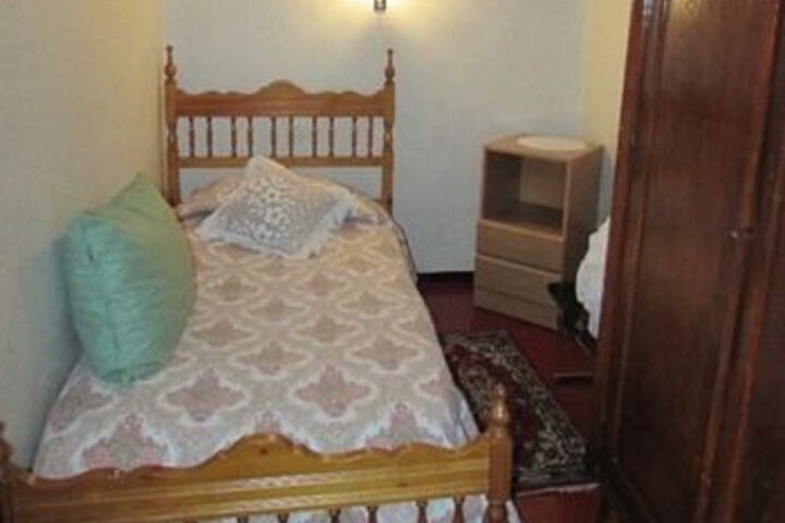 Room 9 of 22