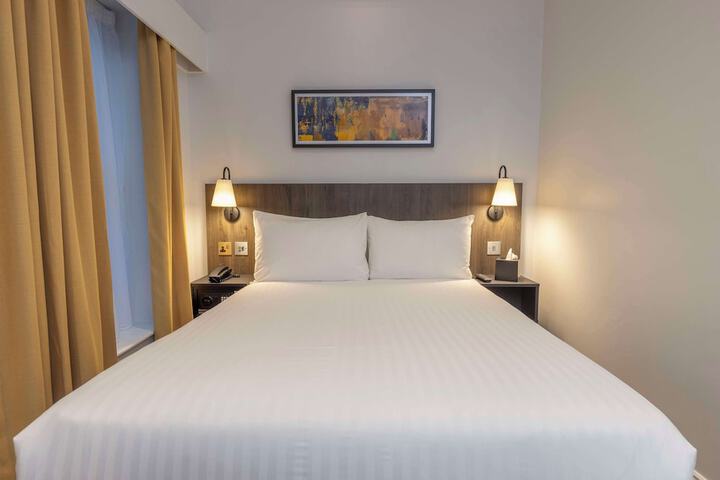 Room 20 of 48