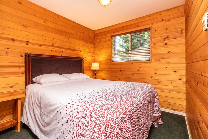 Room 25 of 177