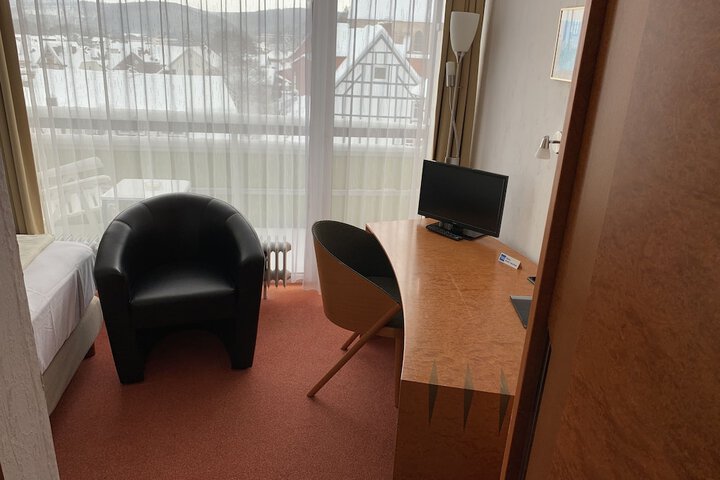 Room 25 of 77