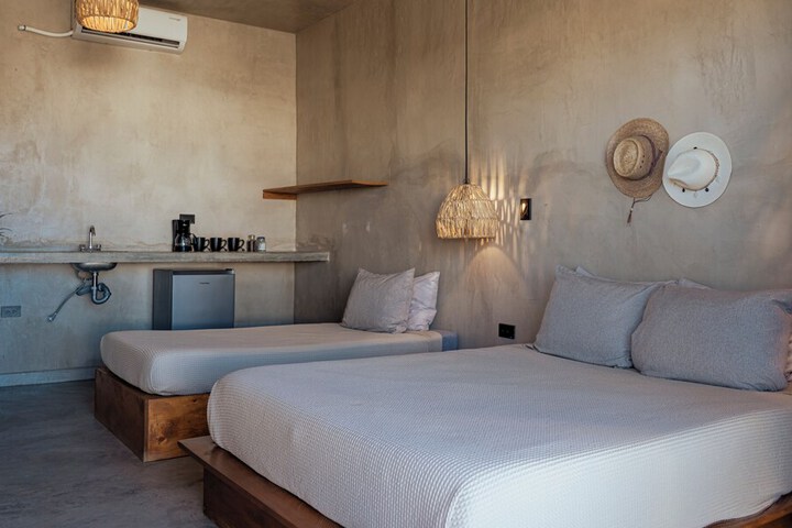 Room 18 of 37