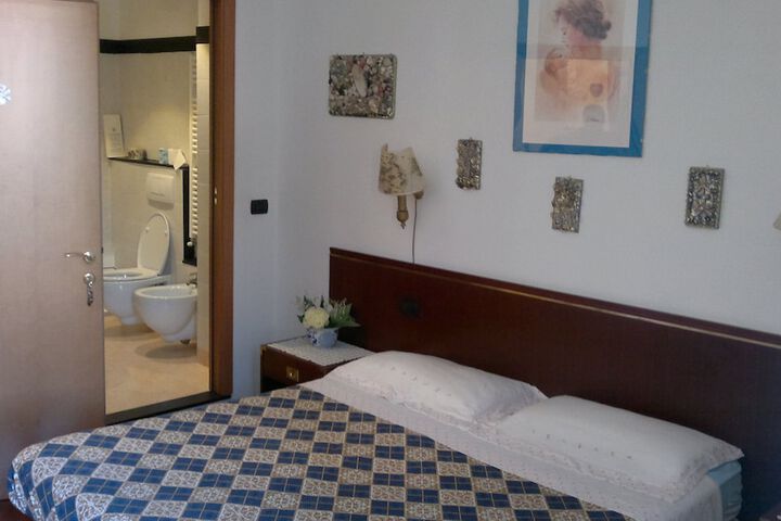 Room 3 of 18