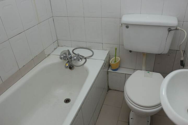 Room 16 of 25