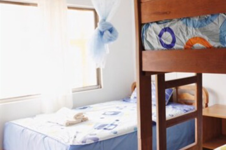 Room 4 of 7