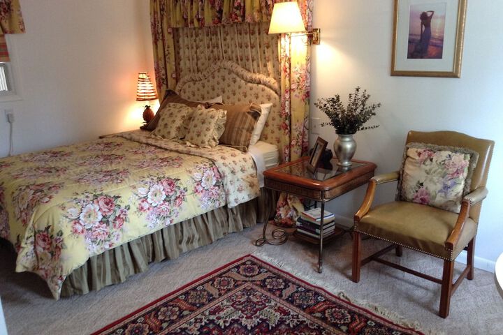 Classic Room 1 Queen Bed Ground Floor (5 of 7)