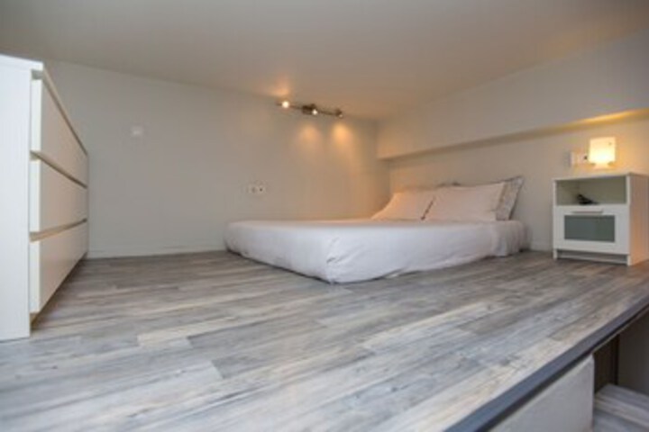 Room 22 of 27