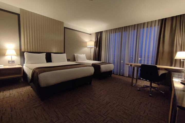Room 20 of 34