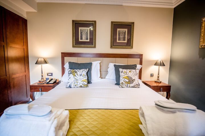 Room 20 of 106