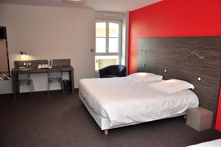 Room 17 of 46