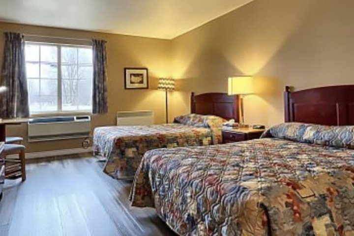 Room 6 of 18