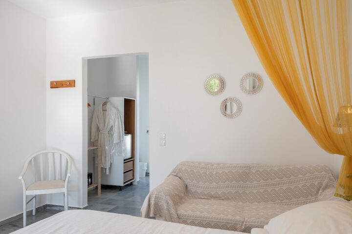 Room 25 of 183