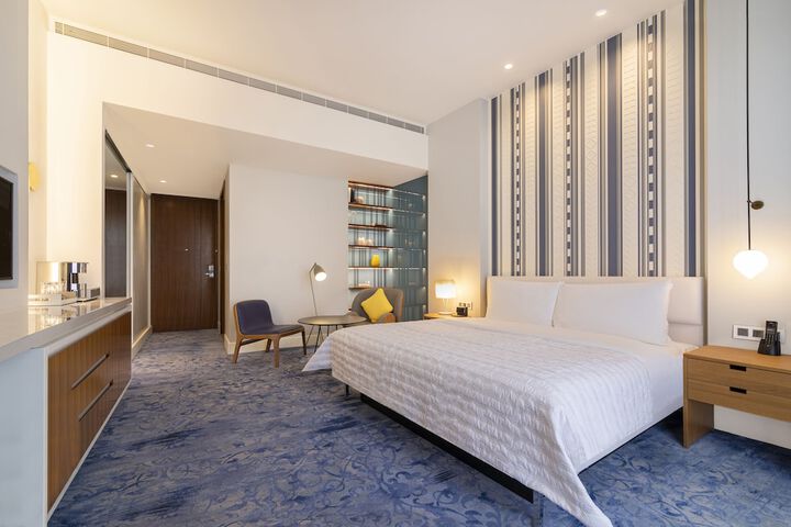 Room 7 of 72