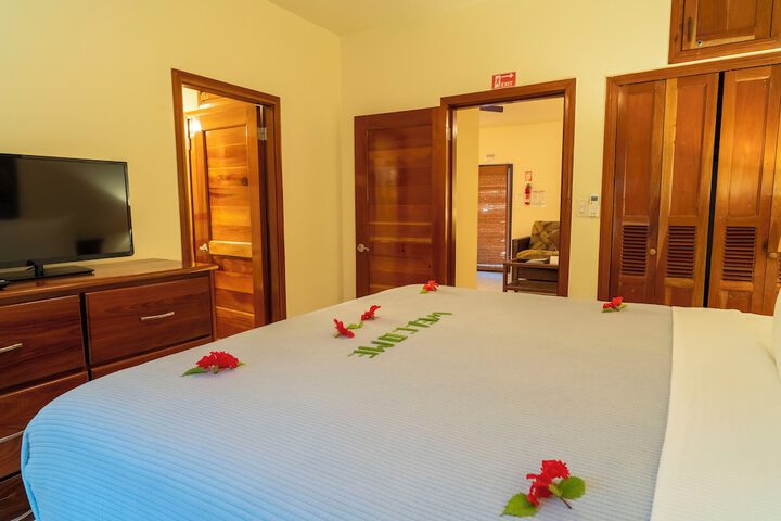 Room 52 of 195