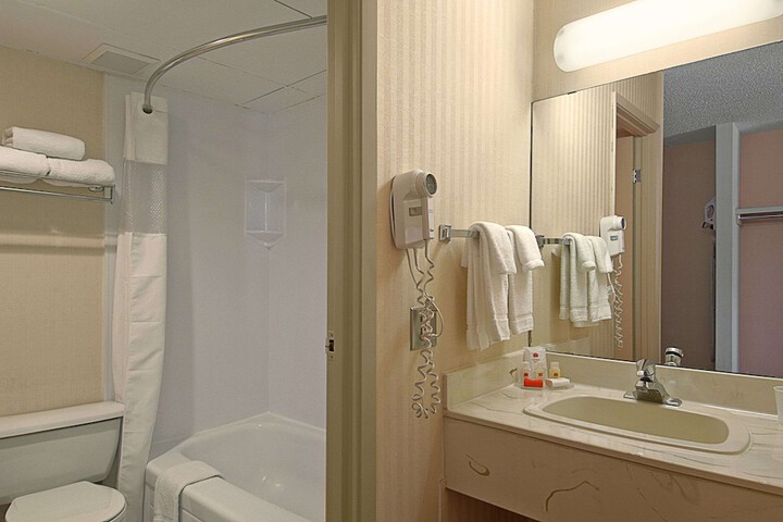 Room 10 of 15