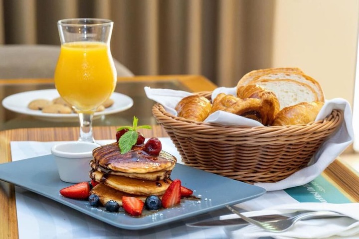 Breakfast/Coffee Service 55 of 81