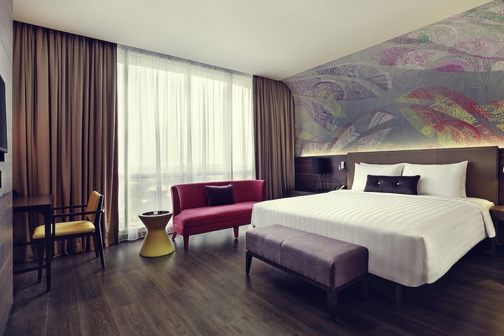 Room 13 of 64