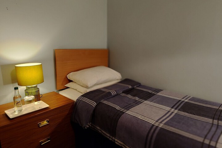 Room 3 of 27