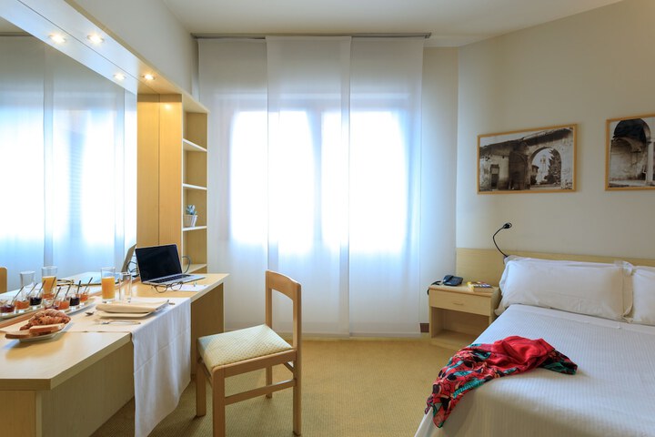 Room 8 of 23