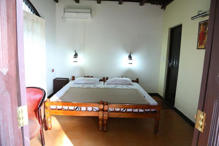 Room 17 of 51