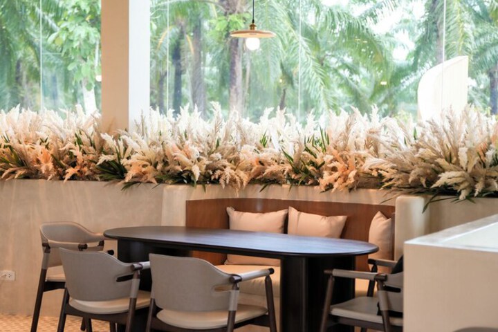 Dining 103 of 125