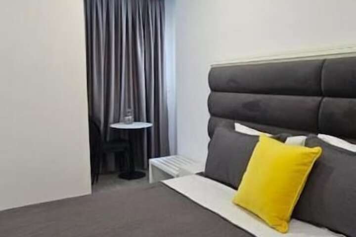 Room 2 of 21