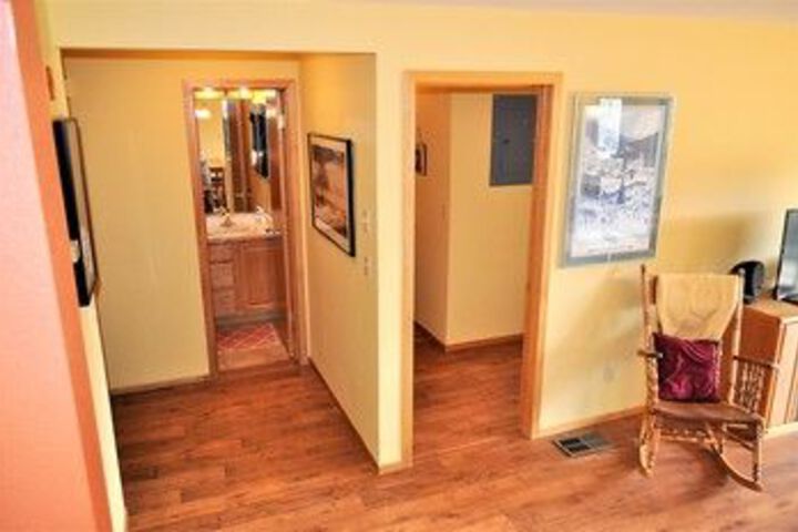 Room 160 of 195