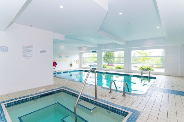Hotel Pool