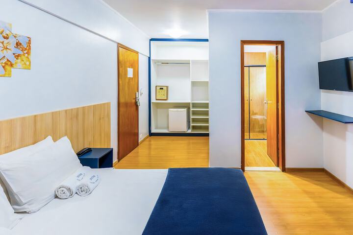 Room 27 of 61