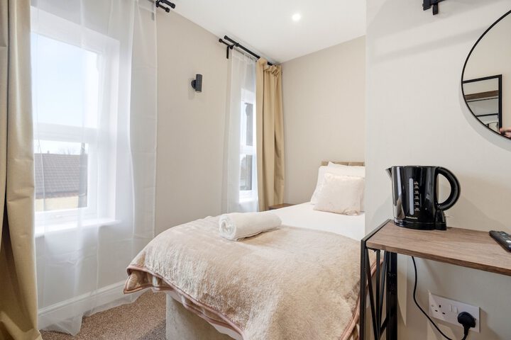 Room 16 of 36