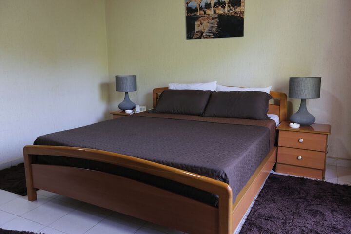 Room 35 of 83